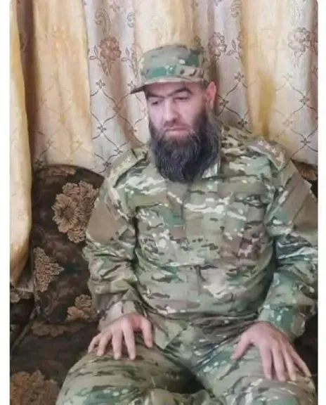 غرائب في سوريا: قصة عاصم راشد الهواري، الهارب من حكم الإعدام- حاصل علي الاعدادية ويقود سلاح الطيران !!!