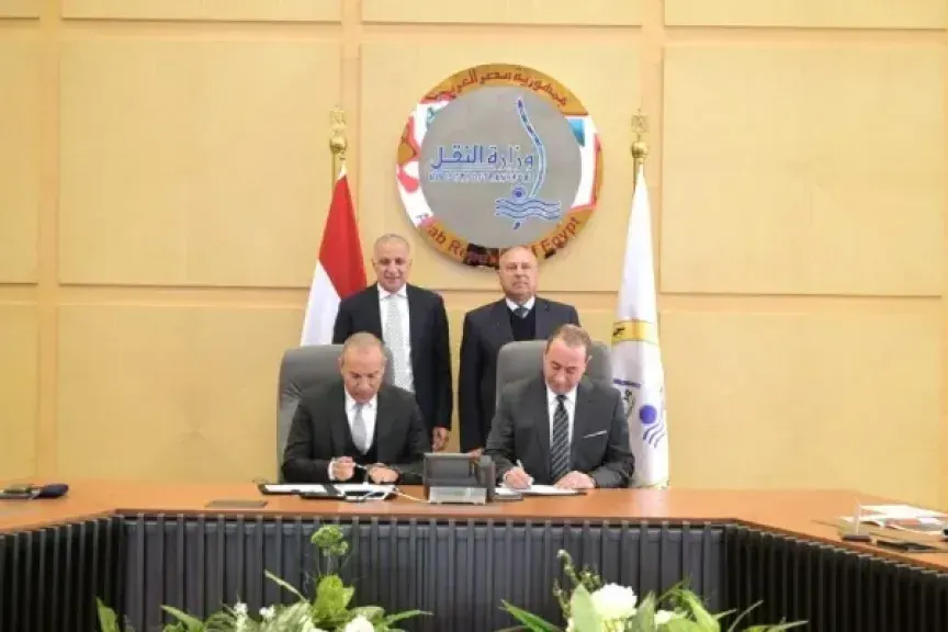 المهندس كامل الوزيريحضر مراسم توقيع أنشاء منطقة صناعية لوجستية في ميناء دمياط البحري