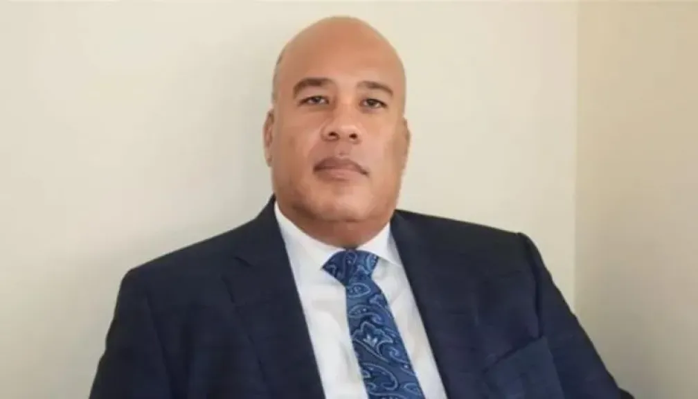 القبض على رجل الأعمال المصري أيمن العشري في السعودية أثناء أداء العمرة.. جدل حول الربط بين العبادة والخلافات الاقتصادية