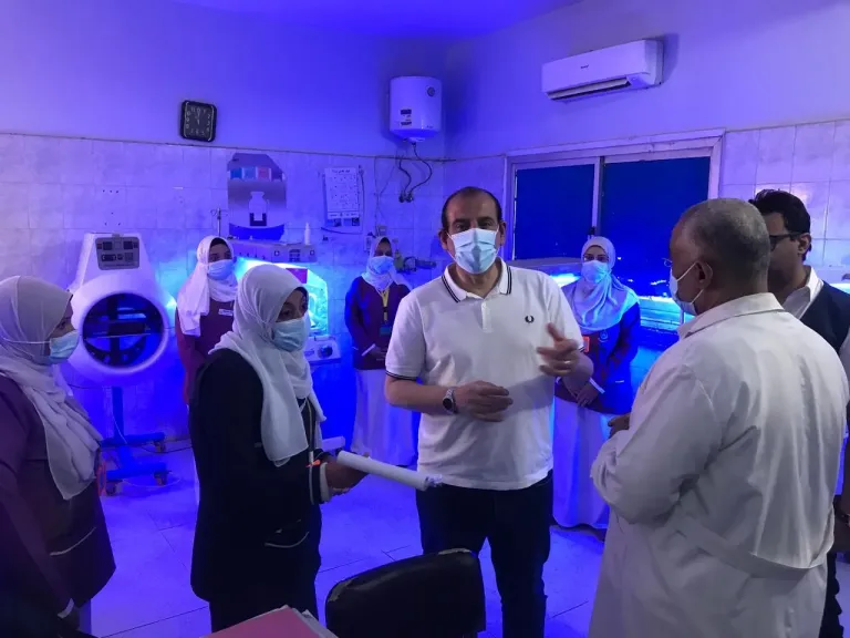 نائب وزير الصحة يجري زيارة مفاجئة لمستشفيات سوهاج ويكشف غياب الأطباء في مستشفى أخميم المركزي