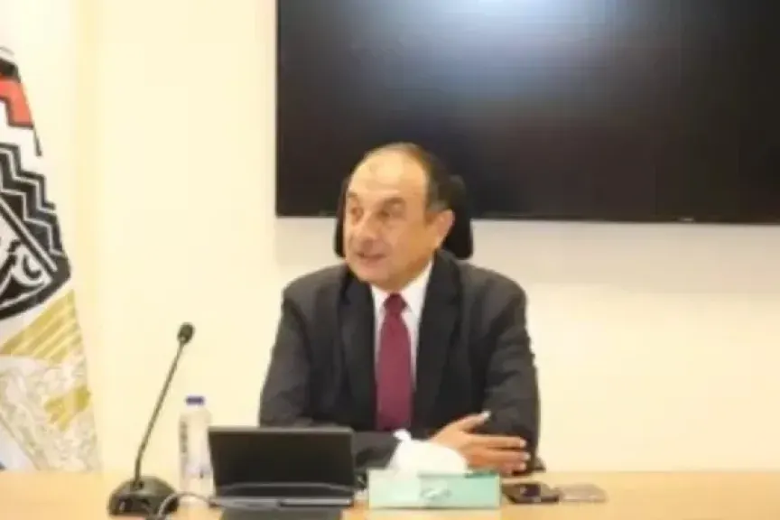 الرئيس التنفيذي للشركة القابضة، الحكومة المصرية تقوم ببناء مصنع لإطارات السيارات