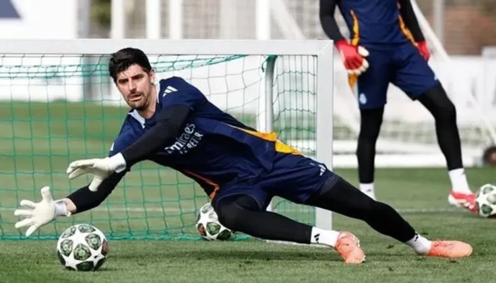 عودة كورتوا قبل موقعة ريال مدريد وأرسنال بدوري أبطال أوروبا.. دفعة قوية للملكي في لندن