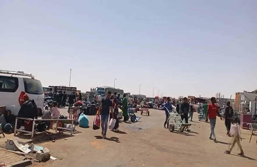 آلاف السودانيين عالقون في معبري أرقين وإشكيت مع تزايد العودة الطوعية من مصر بعد انتصارات الجيش السوداني