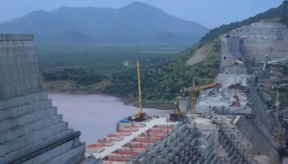 تفريع السد قبل الفيضان :  20 مليار متر مكعب من مياه النيل في طريقها إلى مصر بسبب سد النهضة..