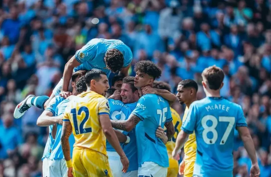 عمر مرموش يتألق -- مانشستر سيتي يسحق كريستال بالاس بخماسية مثيرة