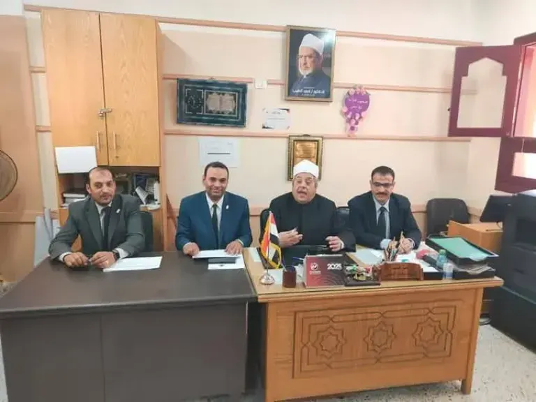لليوم الثالث على التوالي الأقصر الأزهرية : استمرار عمل لجنة المقابلات لشغل الوظائف الاشرافية للمتقدمين إليها. (1) لليوم الثالث على التوالي الأقصر الأزهرية : استمرار عمل لجنة المقابلات لشغل الوظائف الاشرافية للمتقدمين إليها. (1)