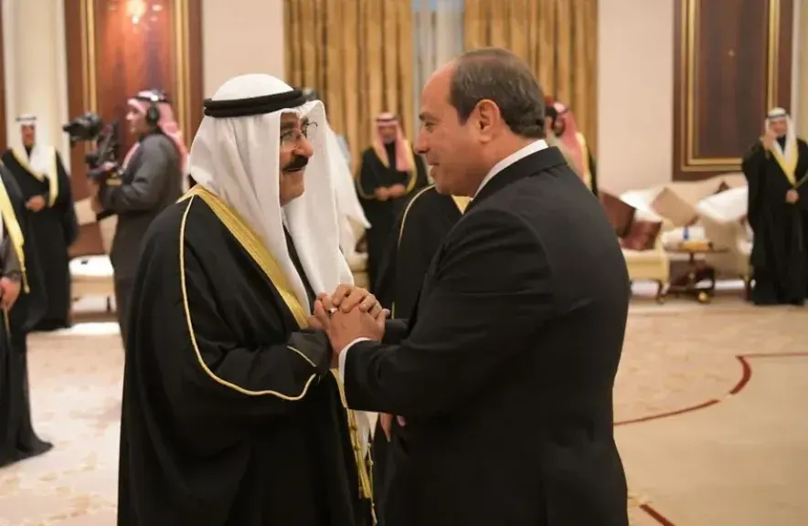 الكويت تستقبل الرئيس السيسي بالطائرات الحربية.. محطة استراتيجية جديدة في جولته الخليجية