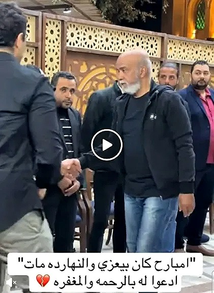 سليمان عيد يُفجع بوفاة صديق ثم يرحل بعدها بيوم.. آخر ظهور للفنان الراحل في عزاء صديق قبل وفاته المفاجئة
