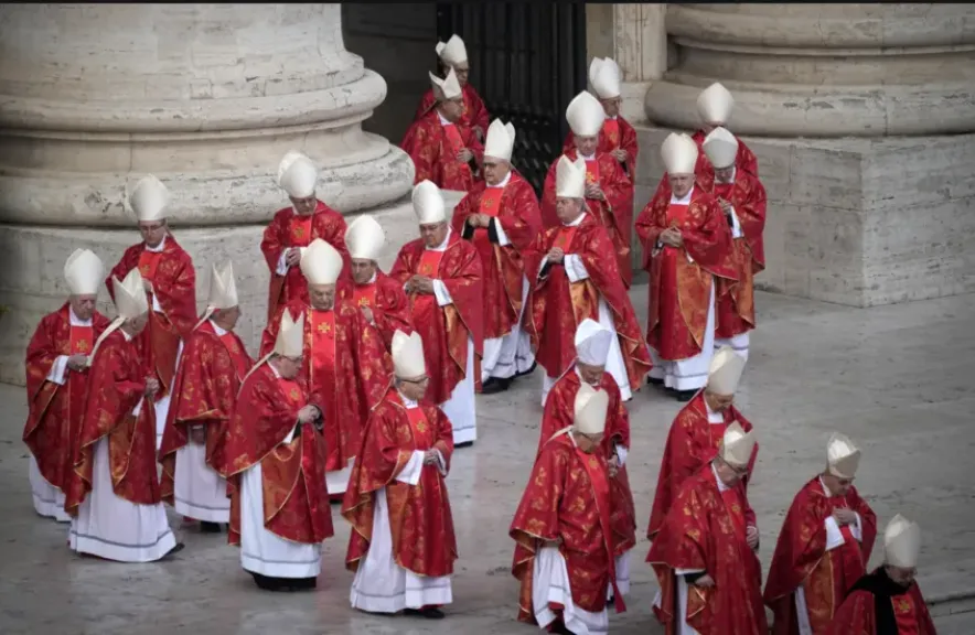 بعد وفاة البابا فرنسيس.. الكرادلة يجتمعون الثلاثاء في الفاتيكان لبحث ترتيبات الجنازة وخلافة البابا (1) بعد وفاة البابا فرنسيس.. الكرادلة يجتمعون الثلاثاء في الفاتيكان لبحث ترتيبات الجنازة وخلافة البابا (1)