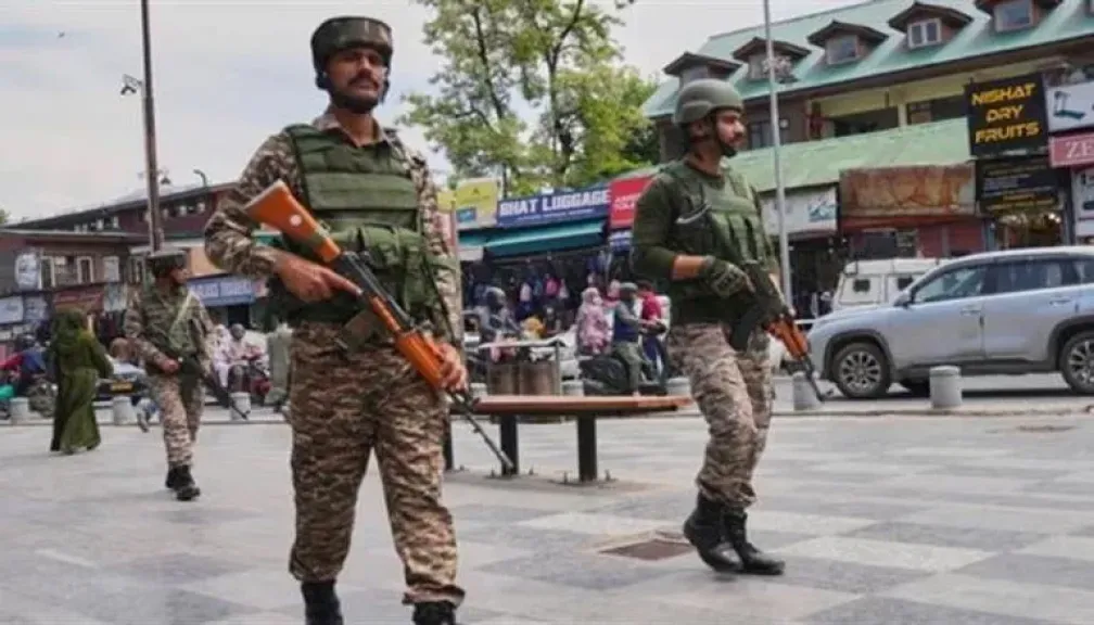 تصعيد خطير بين الهند وباكستان.. إسلام آباد تحذر من ”ضربة عسكرية وشيكة” وتلوّح برد حاسم