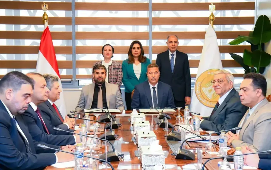 بحضور وزيري التنمية المحلية والبيئة.. محافظ المنيا يشهد توقيع عقد إدارة وتشغيل مصنع تدوير المخلفات بالعدوة مع شركة “ماك”
