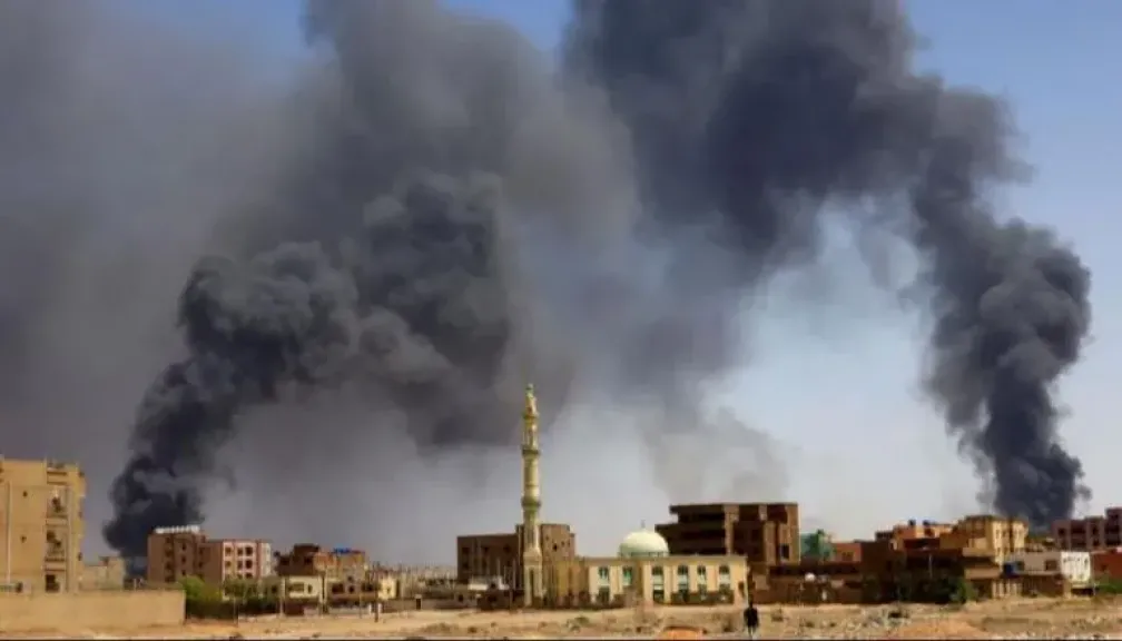 لأول مرة.. هجوم بالطائرات المُسيّرة على بورتسودان يفتح جبهة جديدة في الحرب السودانية