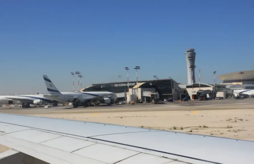 صاروخ يمني يصيب مطار بن جوريون.. ونتنياهو يدعو لاجتماع أمني عاجل وسط صدمة إسرائيلية