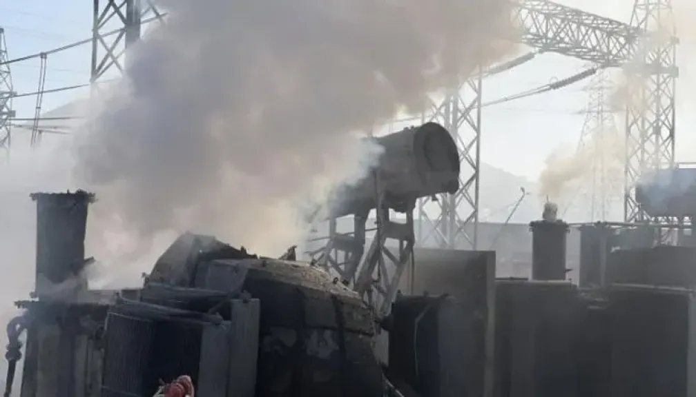 الحوثيون يتوعدون إسرائيل بـ”ضربات مزلزلة”.. رد ناري على قصف الحديدة