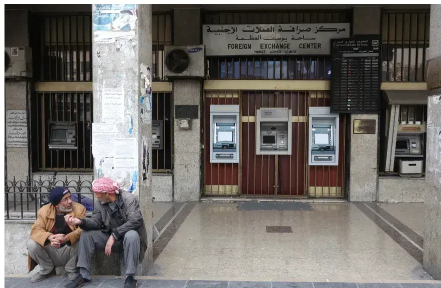 تمويل قطري لرواتب موظفي سوريا.. انفراجة مالية للحكومة الجديدة بعد سنوات من العقوبات !! (1) تمويل قطري لرواتب موظفي سوريا.. انفراجة مالية للحكومة الجديدة بعد سنوات من العقوبات !! (1)