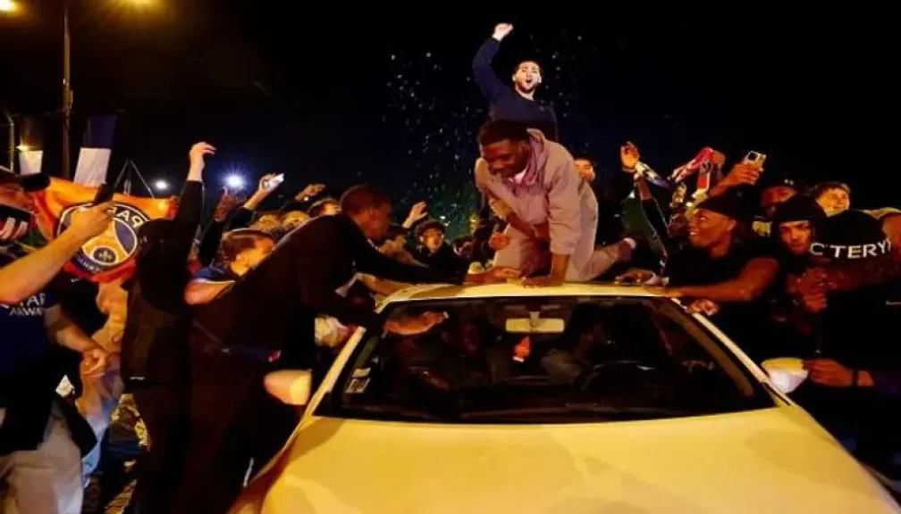 ليلة تأهل باريس سان جيرمان تتحول إلى فوضى دامية