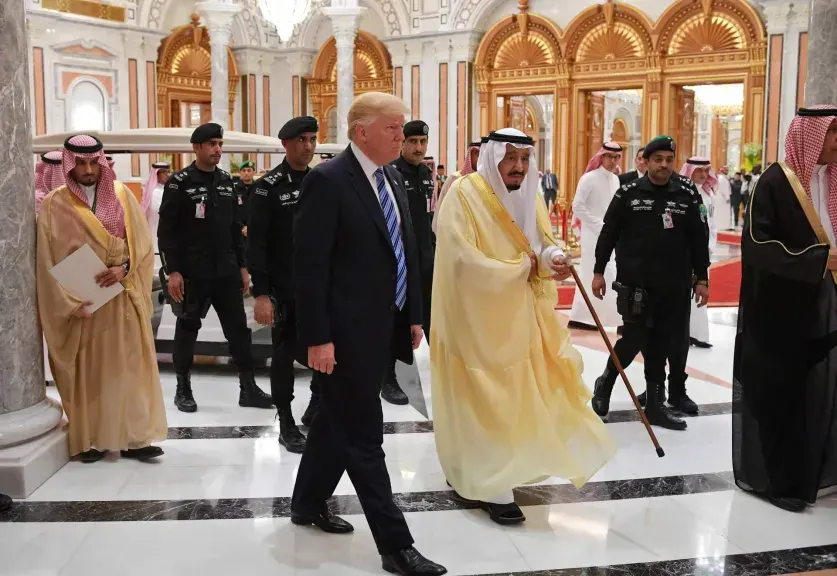ترامب في طريقه إلى السعودية.. جولة خليجية تاريخية بـ”رسائل استراتيجية”