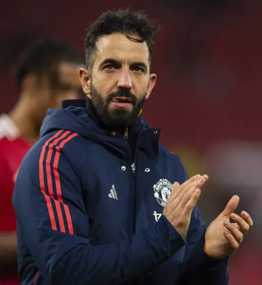 أموريم يحسم الجدل ويحدد موقفه من الرحيل عن مانشستر يونايتد