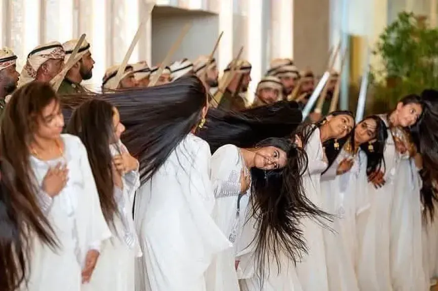 الأعلام الأمريكي  يسخر من استقبال ترامب في الإمارات هل هذا أستفبال رئيس ام اعلان شامبو