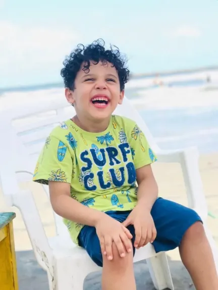 نداء إنساني عاجل لإنقاذ الطفل مشاري سعيد المصاب بضمور العضلات الشوكي