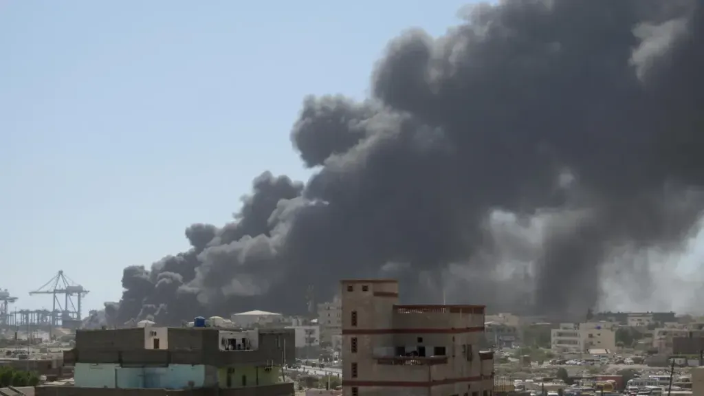 السودان يتهم الإمارات  بتنفيذ هجمات على بورتسودان عبر طائرات مسيّرة