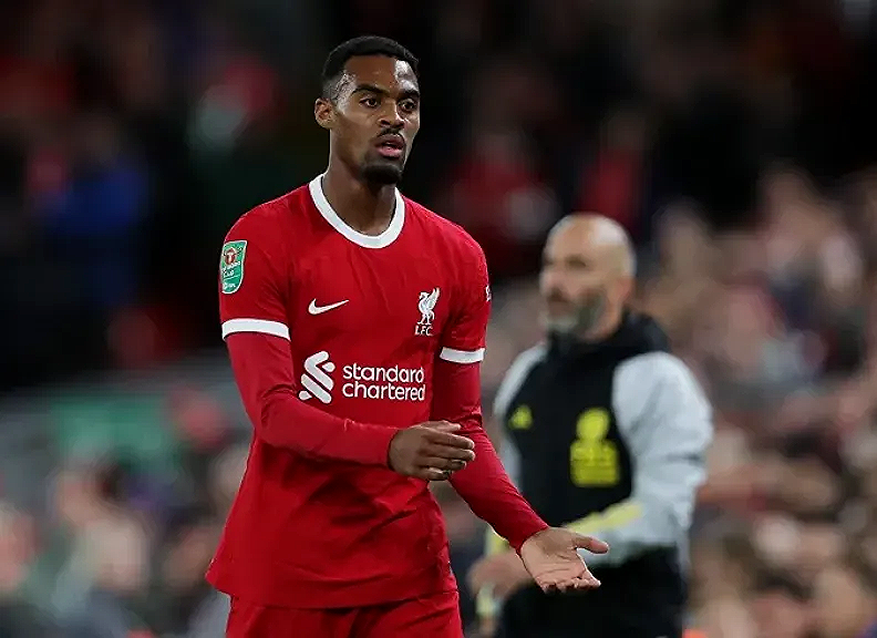 جرافينبيرش يتوج بجائزة أفضل لاعب شاب في الدوري الإنجليزي لموسم 2024/2025