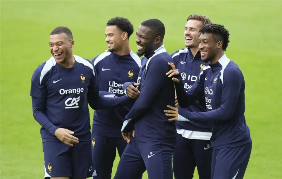 غيابات وتأخيرات تربك حسابات فرنسا قبل مواجهة إسبانيا في نصف نهائي دوري الأمم الأوروبية