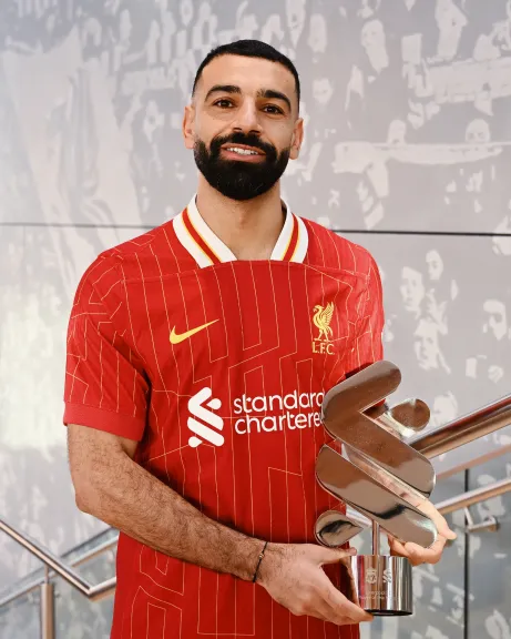 محمد صلاح يتوج بجائزة أفضل لاعب في ليفربول لموسم 2024-2025