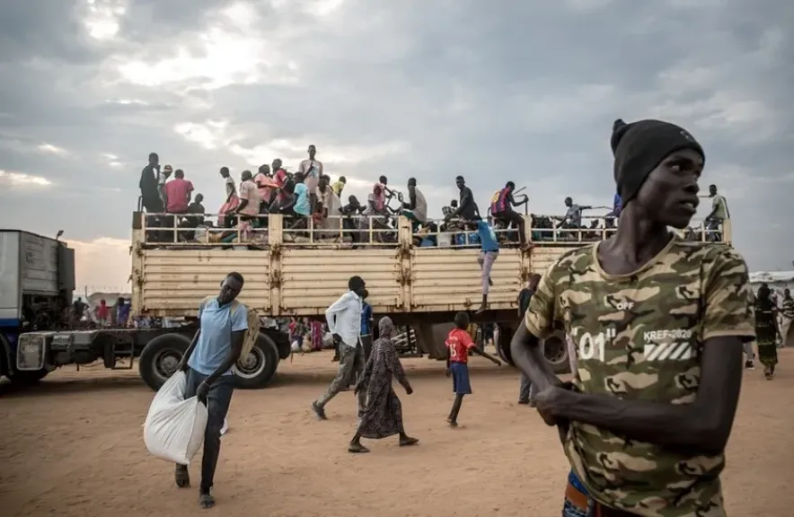 أتهام  الدعم السريع بإحراق قافلة مساعدات إنسانية  بالسودان وسط تصاعد الانتهاكات في دارفور