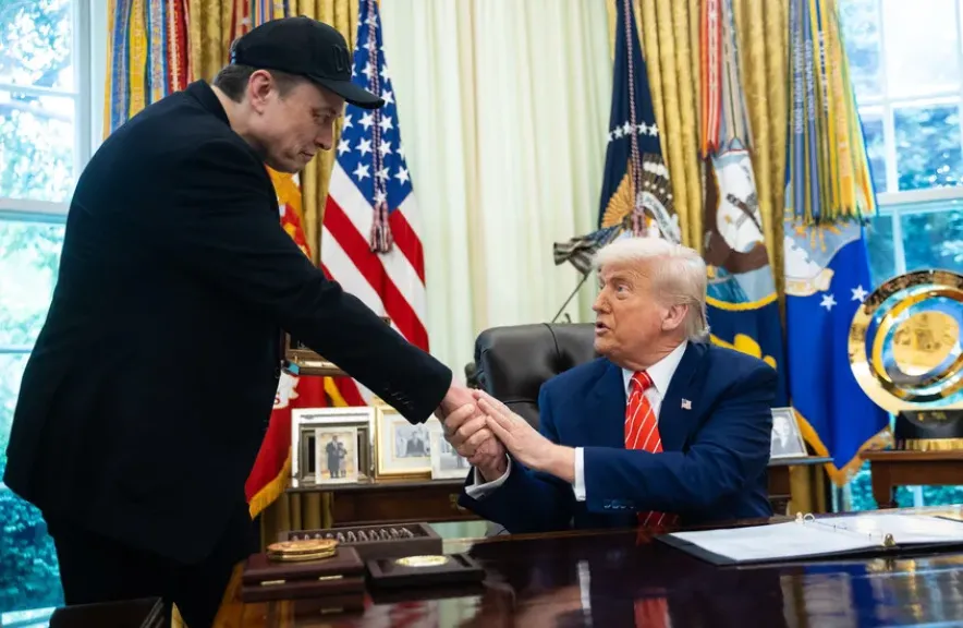 صدام عنيف بين ترامب وإيلون ماسك يهدد الاقتصاد والسياسة في أمريكا