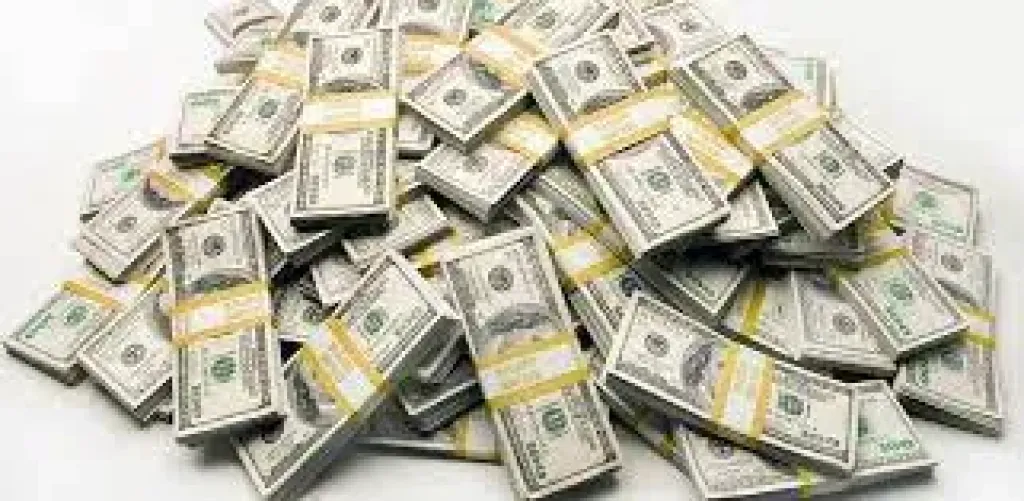 الدولار يتراجع عالميًا وسط ترقب الأسواق لمحادثات التجارة الأمريكية الصينية في لندن