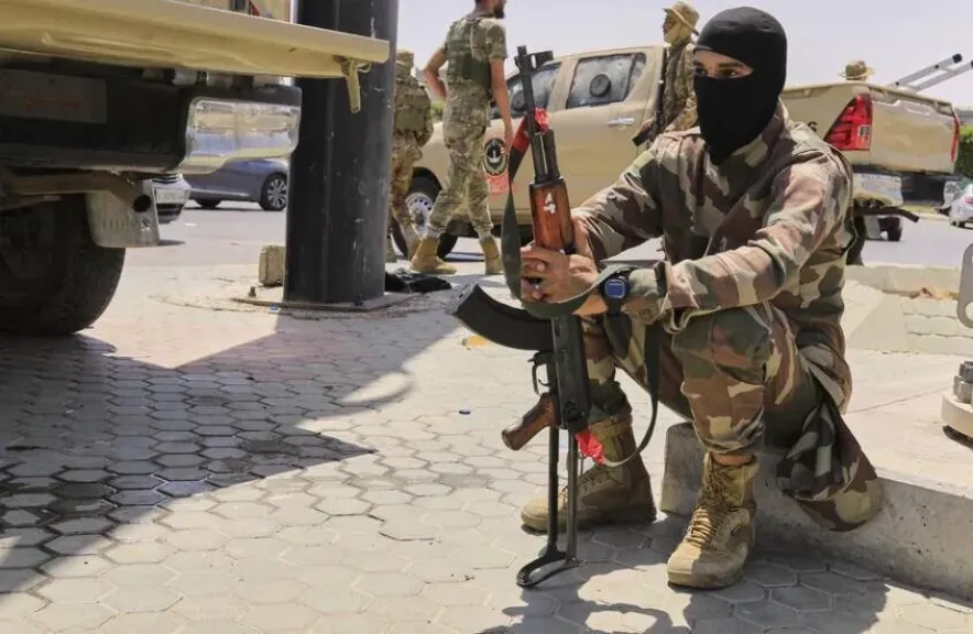 طرابلس تعود إلى الحياة بعد ليلة عاصفة.. تمركز أمني وانتظام الرحلات الجوية مؤشر على استقرار الوضع