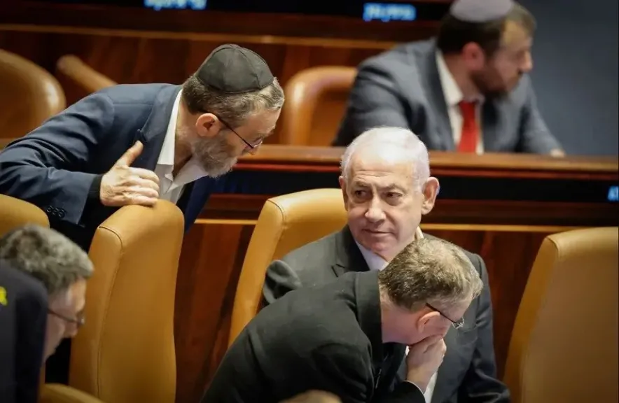 خلاف داخل القيادة الإسرائيلية بشأن مهاجمة إيران وتحذيرات من التحرك دون تنسيق أمريكي