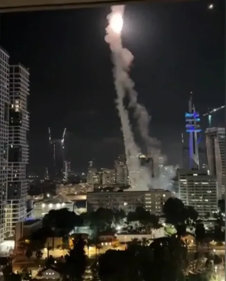 بالصور :  إيران تُعلن “هجمات على عشرات الأهداف داخل إسرائيل”... هل دخلنا مواجهة مفتوحة؟