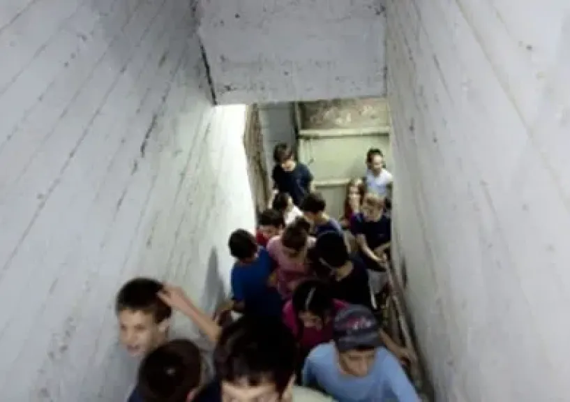 تفاصيل نقل عائلات  المسئولين والوزراء في دولة الأحتلال الاسر ائيلي الي أماكن سرية