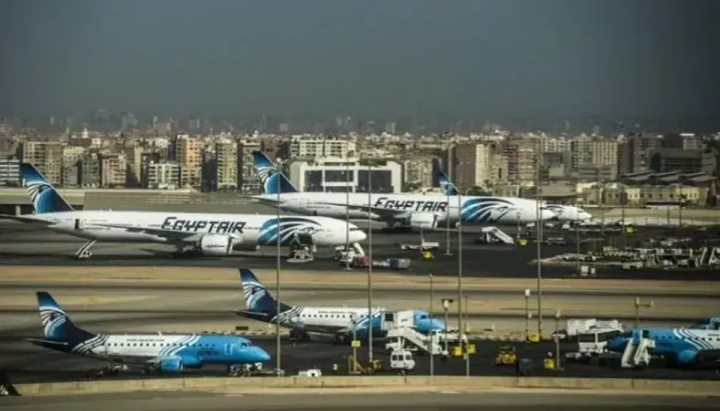 مصر تستقبل 700 طائرة في يوم واحد هربًا من نيران الحرب الإيرانية الإسرائيلية