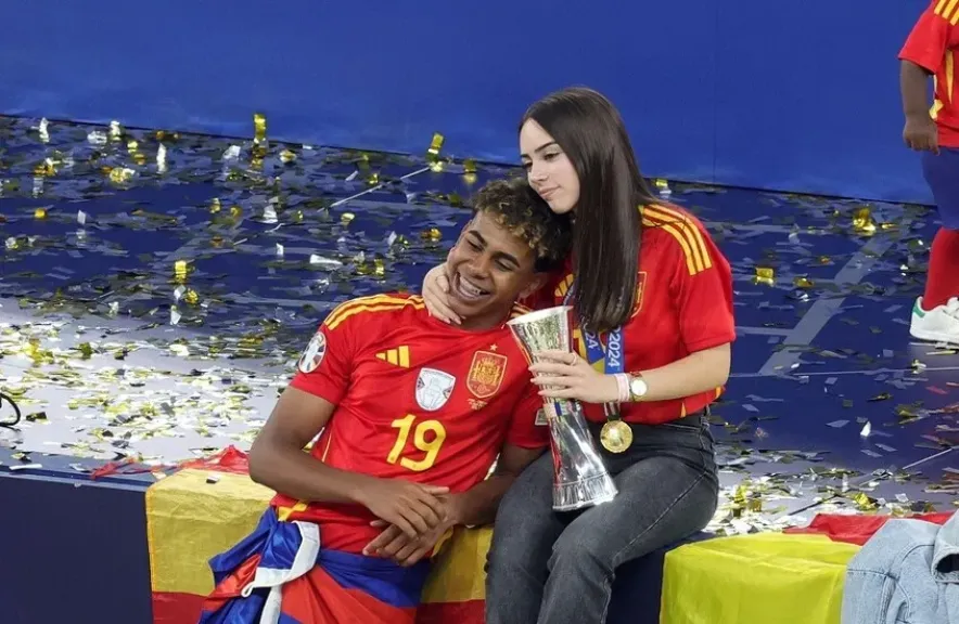 حياة لامين جمال العاطفية تشتعل في عام واحد: من أليكس باديلا إلى فاتي فاسكيز