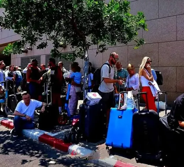 العالم يفر من جحيم الحرب.. الصين وأمريكا وأوروبا تبدأ إجلاء رعاياها من إسرائيل