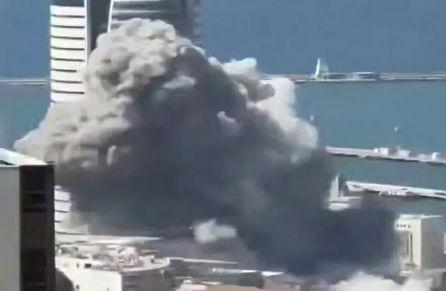 20 صاروخًا على الأقل استهدفت العمق الإسرائيلي من إيران ومخاوف من تسرب مواد خطيرة في حيفا