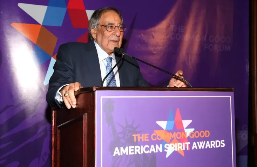 بين تكذيب الاستخبارات وتحذير بانيتا.. هل يقود ترامب أمريكا لحرب شاملة مع إيران في الشرق الأوسط؟