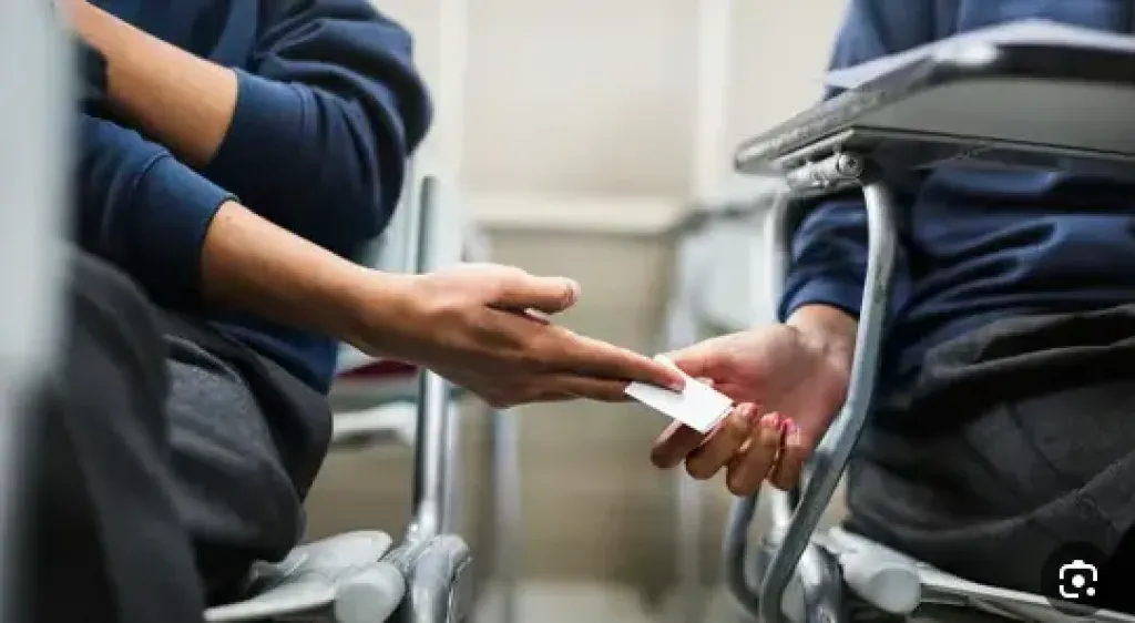 استمرار جرائم الغش في امتحانات الثانوية العامة بسوهاج.. طلاب يشتكون و”لا حياة لمن تنادي”