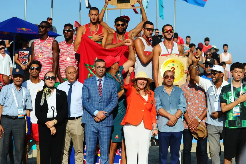 المغرب يهيمن على البطولة الإفريقية للكرة الطائرة الشاطئية بتتويجه في فئتي الرجال والسيدات