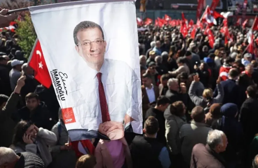 تركيا تشن حملة اعتقالات ضد رؤساء بلديات المعارضة.. ما علاقة الفساد بالسياسة؟