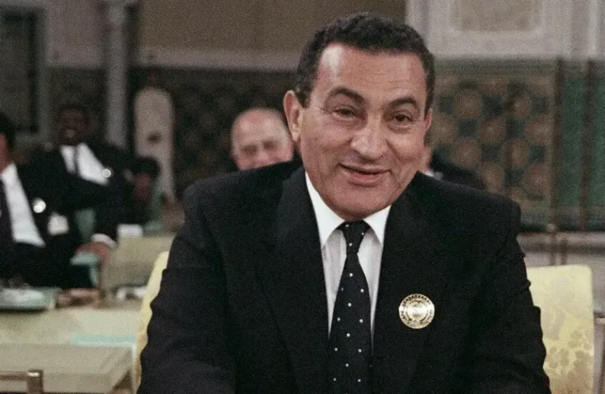 ”مبارك حذر مبكرًا”.. فيديو نادر يكشف رفضه ربط سنترالات مصر بسنترال رمسيس بسبب تجسس إسرائيلي