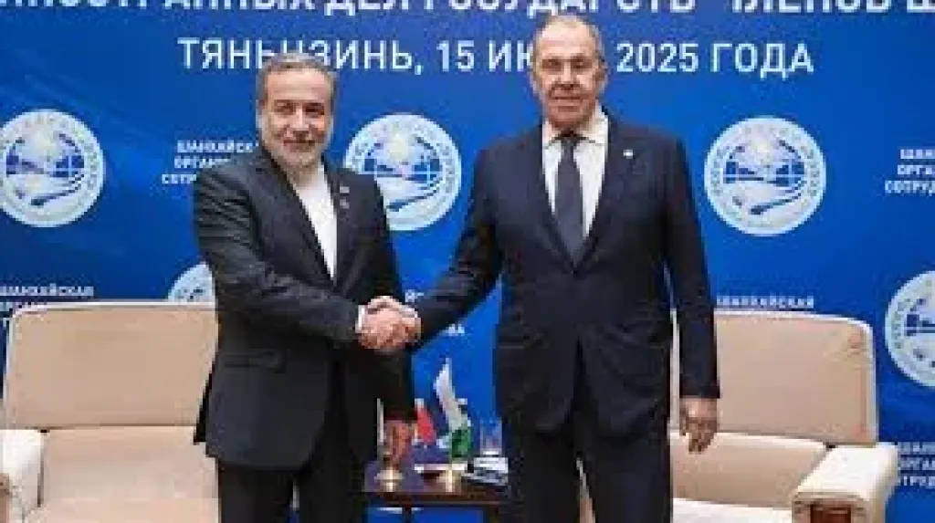 البرنامج النووي الإيراني على طاولة لافروف وعراقجي