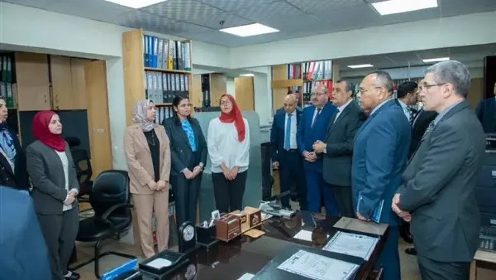 في إطار المتابعة الميدانية.. وزير الإنتاج الحربي يتفقد مواقع الإنتاج بشركة أبي قير الهندسية