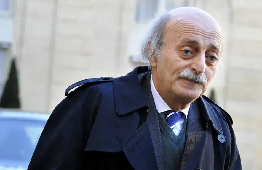 وليد جنبلاط يحذّر من الفخ الإسرائيلي: ”تدمير وزارة الدفاع السورية لا علاقة له بحماية الدروز”