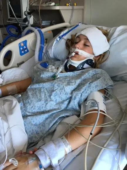 إصابة مهندسة عمليات هدم رفح بانهيار مبنى فوق رأسها ونقلها للعناية المركزة