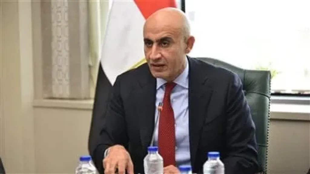 المناهج بيد الوزارة لأول مرة.. وكتب الخارج لن تُستخدم إلا بموافقة رسمية!