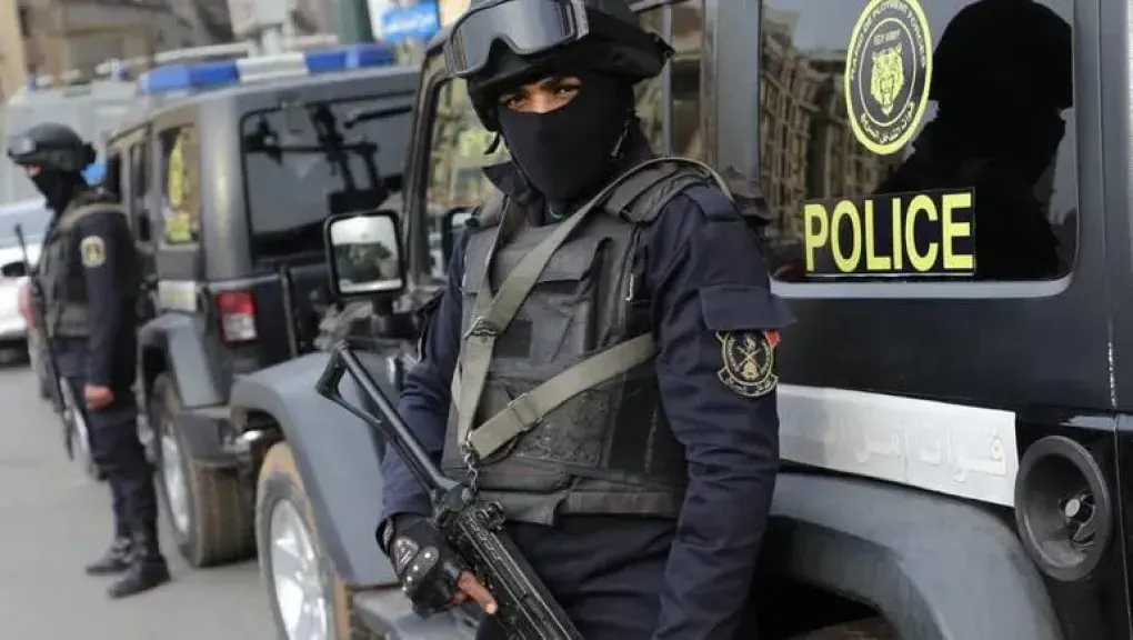 حملات أمنية مكثفة في أسيوط وأسوان ودمياط لضبط الخارجين عن القانون
